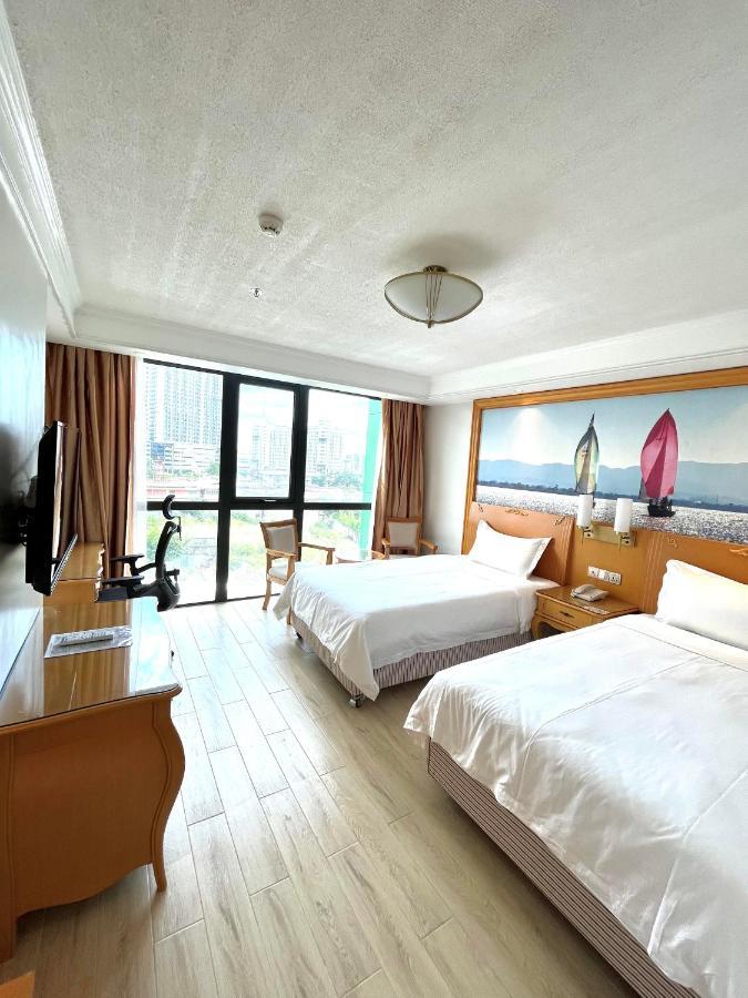 Royal J Hotel Cebu Екстер'єр фото