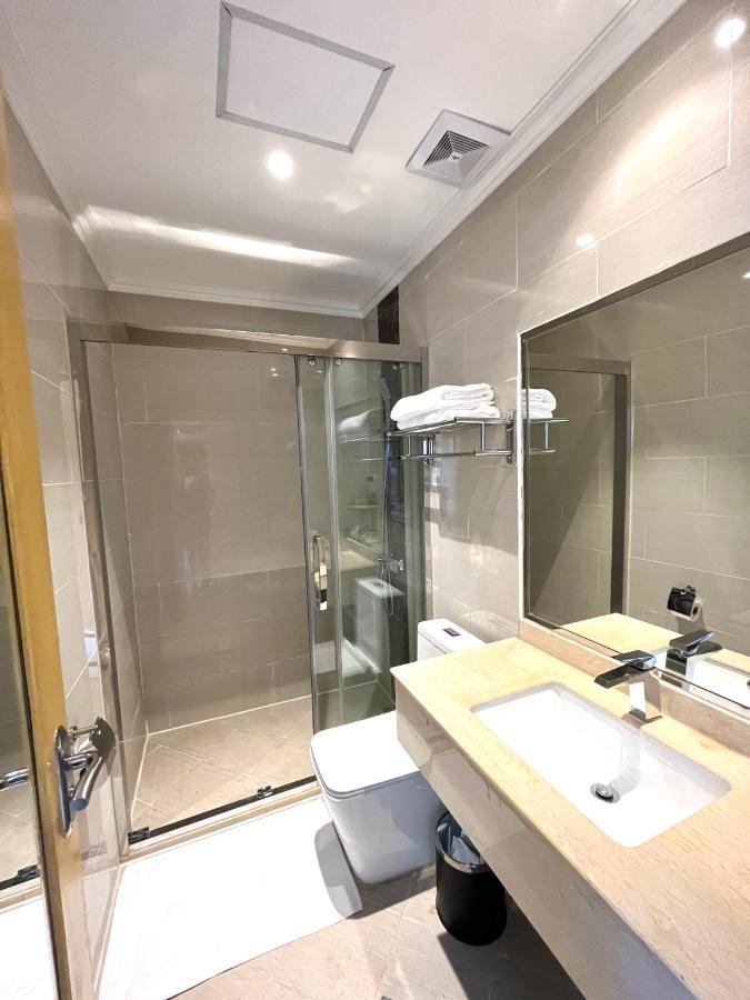 Royal J Hotel Cebu Екстер'єр фото
